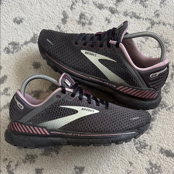 Brooks Shoes - Brooks adrenaline GTS 22 women’s running shoes